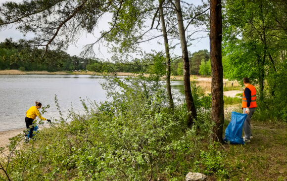 Piecki_2020_Zdjęcienr1 Akcja sprzątania lasu i plaży w Pieckach k/Bydgoszczy