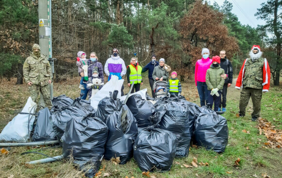 SprzątanieLasu_OsowaGóra_Zdjęcienr1 Akcja sprzątania lasu w Bydgoszczy na osiedlu Osowa Góra