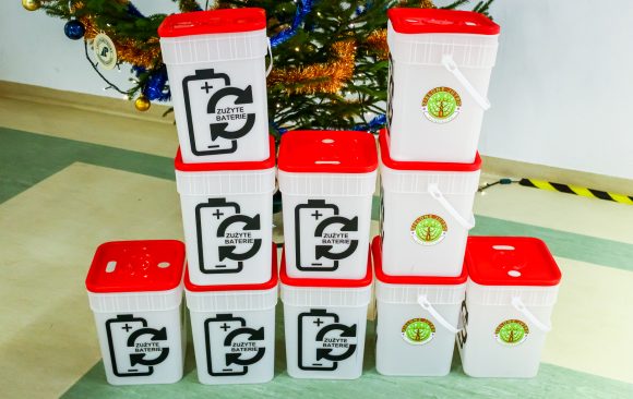 Pojemniki na baterie