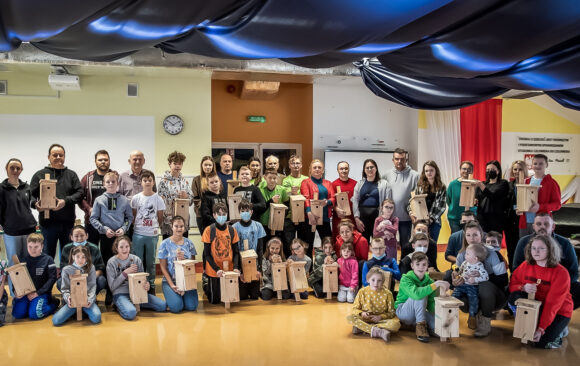 Akcja skladania budek dla ptakow w SP w Lochowie (1)