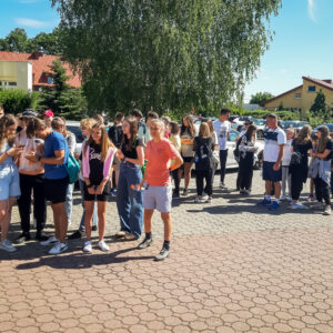 Akcja sprzątania lasu z uczniami SP w Łochowie