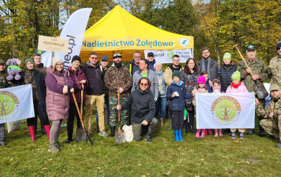 Finał akcji Oponeo wspólne sadzenie lasu 001 Finał akcji Oponeo wspólne sadzenie lasu 001